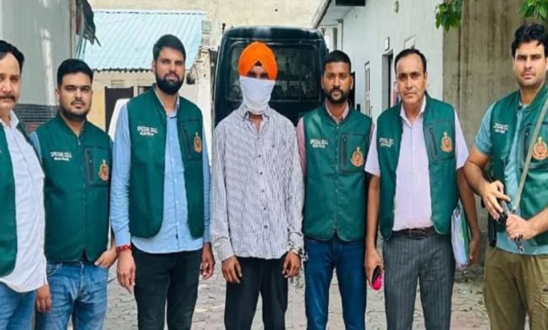 ਬਟਾਲਾ ਥਾਣੇ ‘ਤੇ ਗ੍ਰਨੇਡ ਹਮਲੇ ਦਾ ਇੱਕ ਹੋਰ ਮੁਲਜ਼ਮ ਗ੍ਰਿਫ਼ਤਾਰ, ਹਮਲਾਵਰਾਂ ਦੇ ਰੁੱਕਣ ਦਾ ਕੀਤਾ ਸੀ ਪ੍ਰਬੰਧ 1 delhi police arrest batala police station attacker