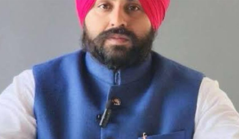 ਫੌਜਾ ਸਿੰਘ ਦੇ ਨਾਮ ‘ਤੇ ਬਣਾਇਆ ਜਾਵੇਗਾ ਸਕੂਲ, ਸਿੱਖਿਆ ਮੰਤਰੀ ਨੇ ਕੀਤੇ ਵੱਡੇ ਐਲਾਨ 1 ss 26
