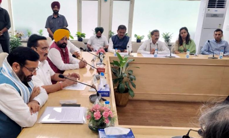 SYL ਨਹਿਰ ਨੂੰ ਲੈ ਕੇ ਇੱਕ ਵਾਰ ਫਿਰ ਕੇਂਦਰੀ ਜਲ ਸ਼ਕਤੀ ਮੰਤਰੀ ਪੰਜਾਬ ਤੇ ਹਰਿਆਣਾ ਦੇ ਮੁੱਖ ਮੰਤਰੀ ਵਿਚਕਾਰ ਹੋਈ ਮੀਟਿੰਗ 1 527496425 2474001162971977 7007239530679615337 n 14