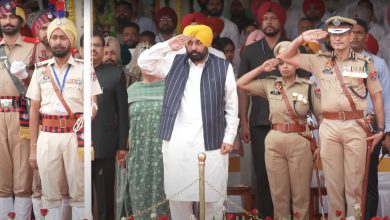 Photo of ਇੱਕ ਕਿਲੋ ਤੋਂ ਵੱਧ ਹੈਰੋਇਨ ਫੜਨ ਵਾਲੇ ਪੁਲਿਸ ਮੁਲਾਜ਼ਮਾਂ ਨੂੰ ਦਿੱਤਾ ਜਾਵੇਗਾ 1.20 ਲੱਖ ਰੁਪਏ ਦਾ ਇਨਾਮ