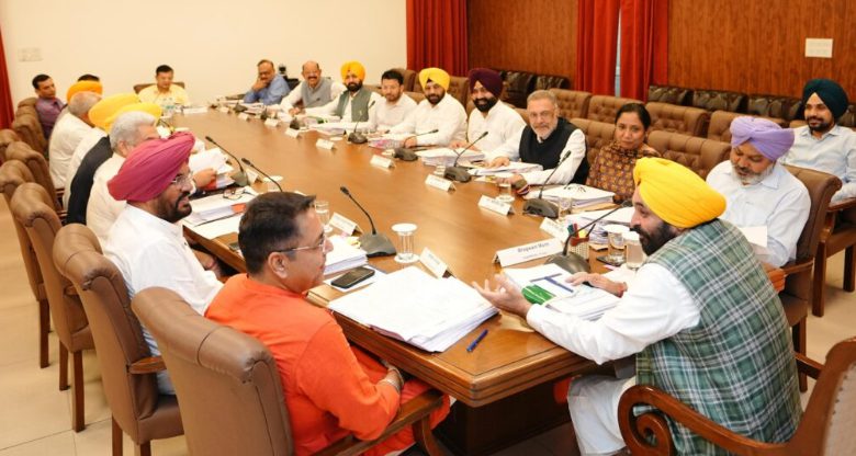 ਆਪਣੀ ਇੱਕ ਮਹੀਨੇ ਦੀ ਤਨਖਾਹ ਦੇਣ ਦਾ ਮੁੱਖ ਮੰਤਰੀ ਭਗਵੰਤ ਮਾਨ ਤੇ ਪੂਰੀ ਕੈਬਨਿਟ ਨੇ ਕੀਤਾ ਫੈਸਲਾ 1 PB