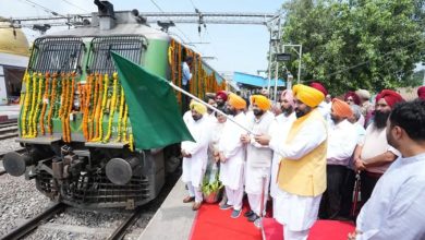 Photo of ਮੁੱਖ ਮੰਤਰੀ ਭਗਵੰਤ ਮਾਨ ਨੇ ਸਰਪੰਚਾਂ-ਪੰਚਾਂ ਨੂੰ ਟ੍ਰੇਨਿੰਗ ਦੇਂਣ ਲਈ ਟ੍ਰੇਨ ਰਾਹੀਂ ਕੀਤਾ ਰਵਾਨਾ