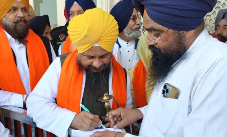 ਸ੍ਰੀ ਅਕਾਲ ਤਖਤ ਸਾਹਿਬ ਪੁੱਜਾ ਪੰਜ ਮੈਂਬਰੀ ਕਮੇਟੀ ਵੱਲੋਂ 11 ਅਗਸਤ ਨੂੰ ਇਜਲਾਸ ਦੀ ਮੰਗ ਸਬੰਧੀ ਮਾਮਲਾ 1 car helment 4
