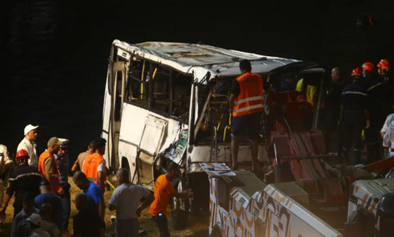 ਅਲਜੀਰੀਆ ਦੀ ਰਾਜਧਾਨੀ ਨੇੜੇ ਇੱਕ ਬੱਸ ਪੁਲ ਤੋਂ ਨਦੀ ਵਿੱਚ ਡਿੱਗੀ, 18 ਲੋਕਾਂ ਦੀ ਮੌਤ 1 dn 5