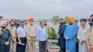 Photo of ਰਾਜਪਾਲ ਗੁਲਾਬ ਚੰਦ ਕਟਾਰੀਆ ਨੇ ਗੁਰਦਾਸਪੁਰ ਦੇ ਹੜ੍ਹ ਪ੍ਰਭਾਵਿਤ ਇਲਾਕਿਆਂ ਦਾ ਕੀਤਾ ਦੌਰਾ
