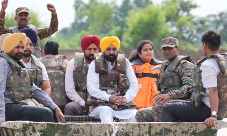CM ਮਾਨ ਨੇ ਹੜ੍ਹ ਪ੍ਰਭਾਵਿਤ ਇਲਾਕਿਆਂ ਦਾ ਕੀਤਾ ਦੌਰਾ 1 Untitled 1 8