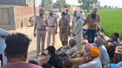 Photo of ਮਾਸਟਰ ਦੀ ਬਦਲੀ ਤੋਂ ਖ਼ਫਾ ਪਿੰਡ ਜੰਡਸਰ ਦੇ ਲੋਕਾਂ ਨੇ ਪ੍ਰਾਇਮਰੀ ਸਕੂਲ ਨੂੰ ਲਾਇਆ ਜਿੰਦਰਾ