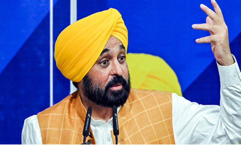 ਭਾਜਪਾ ਦੀ ਦੋਗਲੀ ਨੀਤੀ ! ਫਿਲਮਾਂ 'ਚ ਇਕੱਠੇ ਕੰਮ ਕਰਨ ਤਾਂ ਪੰਜਾਬੀ ਗੱਦਾਰ ਪਰ ਹੁਣ ਕ੍ਰਿਕੇਟ ਮੈਚ ਕਰਵਾ ਦੇਸ਼ ਵਾਸੀਆਂ ਦੇ ਜਜ਼ਬਾਤਾਂ ਨਾਲ ਖੇਡਿਆ- ਭਗੰਵਤ ਮਾਨ 1 d1 1