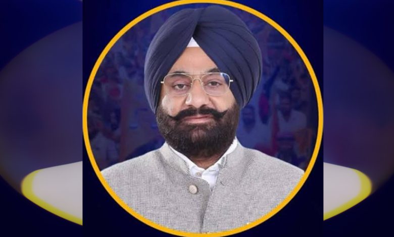 SAD ਦੇ ਜ਼ਿਲ੍ਹਾ ਪ੍ਰਧਾਨ ਨਰਦੇਵ ਸਿੰਘ ਬੌਬੀ ਮਾਨ ਦੇ ਪੁੱਤਰ ਨਰਦੇਵ ਸਿੰਘ ਬੌਬੀ ਮਾਨ ਗ੍ਰਿਫ਼ਤਾਰ 1 rd 6