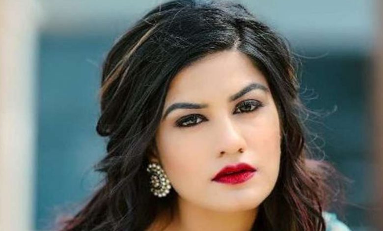 ਪੰਜਾਬੀ ਗਾਇਕਾ ਕੌਰ ਬੀ ਦੀ ਵੀਡੀਓ ਨਾਲ ਛੇੜਛਾੜ 1 G3wzH7UXEAAAeD4