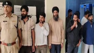 ਡਿਪੋਰਟ ਕੀਤੇ ਨੌਜਵਾਨਾਂ ਨੂੰ ਕੈਥਲ ਲੈ ਆਈ ਪੁਲਿਸ 3 Photo of ਡਿਪੋਰਟ ਕੀਤੇ ਨੌਜਵਾਨਾਂ ਨੂੰ ਕੈਥਲ ਲੈ ਆਈ ਪੁਲਿਸ