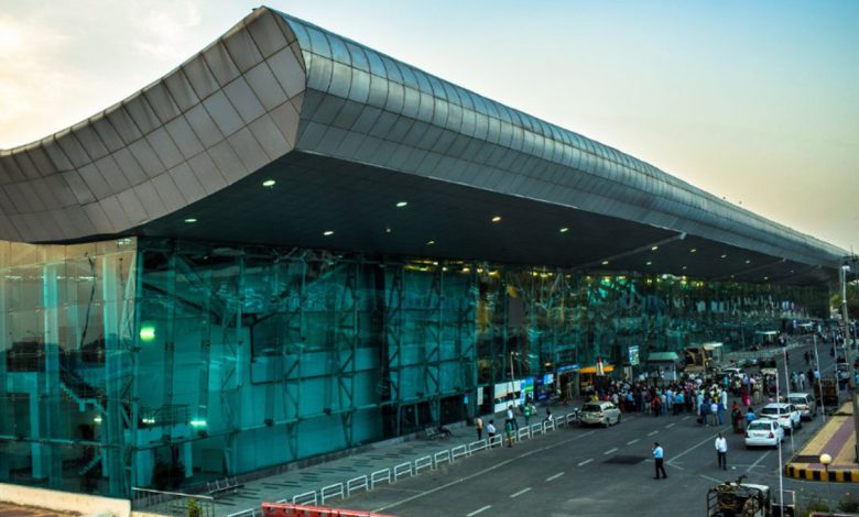 ਨਸ਼ੀਲੇ ਪਦਾਰਥਾਂ ਦੀ ਤਸਕਰੀ ਦੀ ਕੋਸ਼ਿਸ਼ ਨਾਕਾਮ, ਅੰਮ੍ਰਿਤਸਰ ਏਅਰਪੋਰਟ ਤੋਂ 2 ਯਾਤਰੀ ਗ੍ਰਿਫ਼ਤਾਰ 1 WhatsApp Image 2025 10 08 at 3.30.16 PM 1