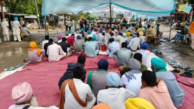 Photo of ਸ਼ਹਿਣਾ ਵਿਖੇ ਕਤਲ ਹੋਏ ਸਾਬਕਾ ਪੰਚਾਇਤ ਮੈਂਬਰ ਸੁਖਵਿੰਦਰ ਸਿੰਘ ਕਲਕੱਤਾ ਦੇ ਇਨਸਾਫ ਲਈ ਧਰਨਾ ਹੋਇਆ ਅਚਾਨਕ ਸਮਾਪਤ