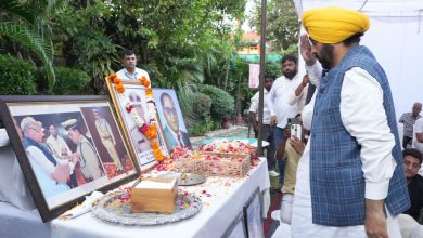 Photo of ADGP ਪੂਰਨ ਕੁਮਾਰ ਦੇ ਪਰਿਵਾਰ ਨਾਲ ਮੁੱਖ ਮੰਤਰੀ ਨੇ ਕੀਤਾ ਦੁੱਖ ਸਾਂਝਾ