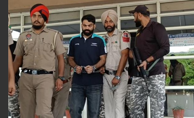 ਪੰਜਾਬ ਤੋਂ ਪਹਿਲਾਂ ਹਾਈਕੋਰਟ ਪਹੁੰਚਿਆ ਜੱਗੂ ਭਗਵਾਨਪੁਰੀਆ ! ਐਨਕਾਊਂਟਰ 'ਚ ਮਾਰੇ ਜਾਣ ਦਾ ਜਤਾਇਆ ਖਦਸ਼ਾ 1 g 6