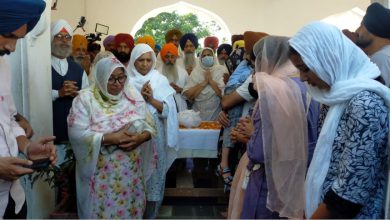 Photo of ਪਤਾਲਪੁਰੀ ਵਿਖੇ ਜਵੰਦਾ ਦੀਆਂ ਅਸਥੀਆਂ ਨੂੰ ਕੀਤਾ ਗਿਆ ਜਲ ਪ੍ਰਵਾਹ
