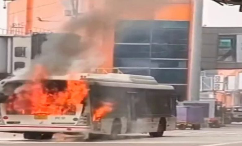 ਹਵਾਈ ਅੱਡੇ 'ਤੇ ਏਅਰ ਇੰਡੀਆ ਦੀ ਬੱਸ ਨੂੰ ਲੱਗੀ ਅੱਗ 2 sahib 3