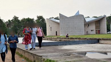 Photo of Panjab University ’ਚ ਅਣਐਲਾਨੀ ਐਮਰਜੈਂਸੀ ! ਯੂਨੀਵਰਸਿਟੀ ਪ੍ਰਸ਼ਾਸਨ ਨੇ ਗੈਸਟ ਹਾਊਸ ਕੀਤਾ ਤਾਲਾਬੰਦ