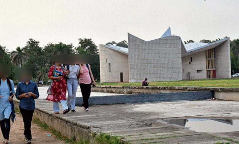 Panjab University ’ਚ ਅਣਐਲਾਨੀ ਐਮਰਜੈਂਸੀ ! ਯੂਨੀਵਰਸਿਟੀ ਪ੍ਰਸ਼ਾਸਨ ਨੇ ਗੈਸਟ ਹਾਊਸ ਕੀਤਾ ਤਾਲਾਬੰਦ 1 4 maharani