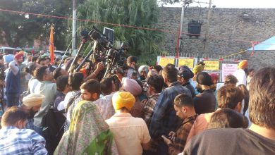 PU ਸੈਨੇਟ ਵਿਵਾਦ ਨੂੰ ਸੁਲਝਾਉਣ ਦਾ ਯਤਨ, ਅੱਜ VC ਦੀ ਯੂਨੀਵਰਸਿਟੀ ਬਚਾਓ ਮੋਰਚੇ ਦੇ ਮੈਂਬਰਾਂ ਨਾਲ ਮੀਟਿੰਗ 5 Photo of PU ਸੈਨੇਟ ਵਿਵਾਦ ਨੂੰ ਸੁਲਝਾਉਣ ਦਾ ਯਤਨ, ਅੱਜ VC ਦੀ ਯੂਨੀਵਰਸਿਟੀ ਬਚਾਓ ਮੋਰਚੇ ਦੇ ਮੈਂਬਰਾਂ ਨਾਲ ਮੀਟਿੰਗ