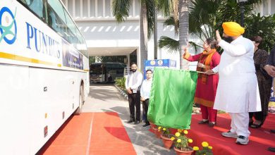 15 ਦਿਨਾਂ ਦੀ ਸਿਖਲਾਈ ਵਾਸਤੇ ਪ੍ਰਾਇਮਰੀ ਕਾਡਰ ਦੇ 72 ਅਧਿਆਪਕਾਂ ਦੇ ਤੀਜੇ ਬੈਚ ਨੂੰ ਹਰੀ ਝੰਡੀ ਵਿਖਾ ਕੇ ਫਿਨਲੈਂਡ ਕੀਤਾ ਰਵਾਨਾ 2 Photo of 15 ਦਿਨਾਂ ਦੀ ਸਿਖਲਾਈ ਵਾਸਤੇ ਪ੍ਰਾਇਮਰੀ ਕਾਡਰ ਦੇ 72 ਅਧਿਆਪਕਾਂ ਦੇ ਤੀਜੇ ਬੈਚ ਨੂੰ ਹਰੀ ਝੰਡੀ ਵਿਖਾ ਕੇ ਫਿਨਲੈਂਡ ਕੀਤਾ ਰਵਾਨਾ