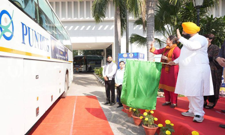 15 ਦਿਨਾਂ ਦੀ ਸਿਖਲਾਈ ਵਾਸਤੇ ਪ੍ਰਾਇਮਰੀ ਕਾਡਰ ਦੇ 72 ਅਧਿਆਪਕਾਂ ਦੇ ਤੀਜੇ ਬੈਚ ਨੂੰ ਹਰੀ ਝੰਡੀ ਵਿਖਾ ਕੇ ਫਿਨਲੈਂਡ ਕੀਤਾ ਰਵਾਨਾ 1 582430308 1418888372941543 3586056007947695605 n