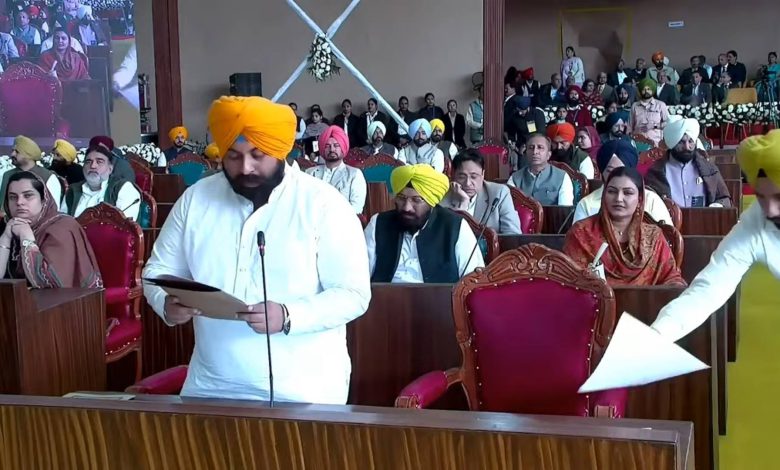 ਸ੍ਰੀ ਅਨੰਦਪੁਰ ਸਾਹਿਬ ਵਿਖੇ ਪੰਜਾਬ ਵਿਧਾਨ ਸਭਾ ਦਾ ਵਿਸ਼ੇਸ਼ ਇਜਲਾਸ ਸ਼ੁਰੂ, ਸ੍ਰੀ ਗੁਰੂ ਤੇਗ ਬਹਾਦਰ ਜੀ ਨੂੰ ਦਿੱਤੀ ਗਈ ਸ਼ਰਧਾਂਜਲੀ 1 587171878 779410721772317 6122446922753503137 n