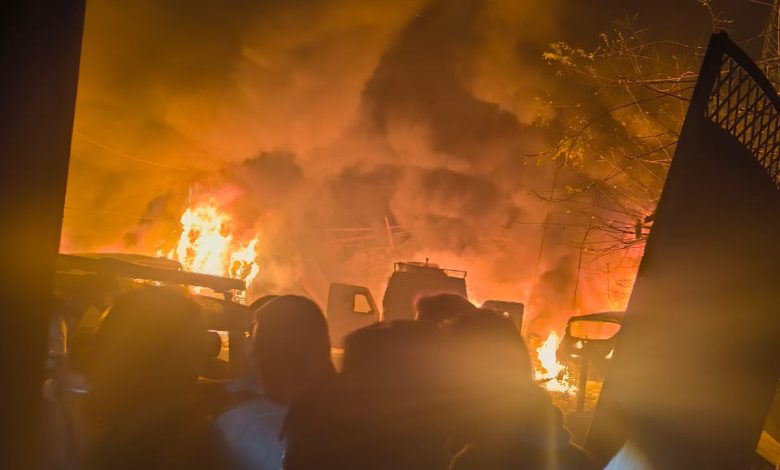 ਸ੍ਰੀਨਗਰ ਦੇ ਨੌਗਾਮ ਪੁਲਿਸ ਸਟੇਸ਼ਨ ਚ ਇੱਕ ਵੱਡਾ ਧਮਾਕਾ, ਨੌਂ ਲੋਕ ਮਾਰੇ ਗਏ ਅਤੇ 27 ਜ਼ਖਮੀ 1 G5vDQPxbkAE clv