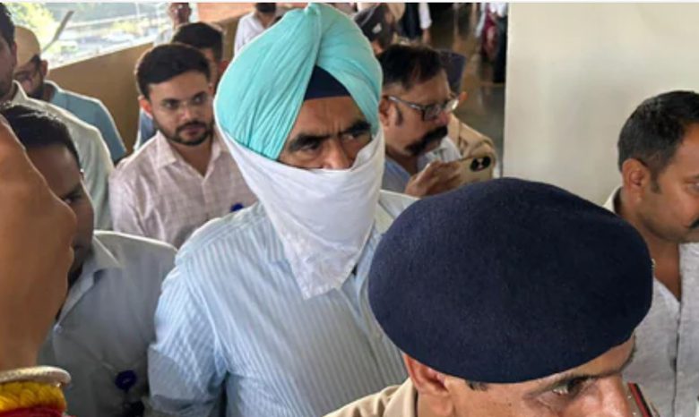 ਸਾਬਕਾ DIG ਦਾ CBI ਨੇ ਲਿਆ ਰਿਮਾਂਡ, ਵਿਜੀਲੈਂਸ ਵੀ ਮੰਗ ਰਹੀ ਸੀ ਪ੍ਰੋਡਕਸ਼ਨ ਵਾਰੰਟ, ਕੋਰਟ ਵਿੱਚ ਹੋਈ ਪੇਸ਼ੀ 1 Untitled 1 11