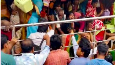 Photo of ਆਂਧਰਾ ਪ੍ਰਦੇਸ਼ ਦੇ ਵੈਂਕਟੇਸ਼ਵਰ ਮੰਦਰ ’ਚ ਭਗਦੜ,10 ਦੀ ਮੌਤ