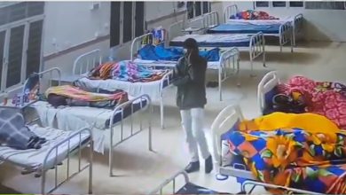 ਹਸਪਤਾਲ ਵਿੱਚ ਦਾਖਲ ਹੋ ਕੇ ਮਰੀਜ਼ਾਂ ਦੇ ਮੋਬਾਈਲ ਫੋਨ ਚੋਰੀ 5 Photo of ਹਸਪਤਾਲ ਵਿੱਚ ਦਾਖਲ ਹੋ ਕੇ ਮਰੀਜ਼ਾਂ ਦੇ ਮੋਬਾਈਲ ਫੋਨ ਚੋਰੀ