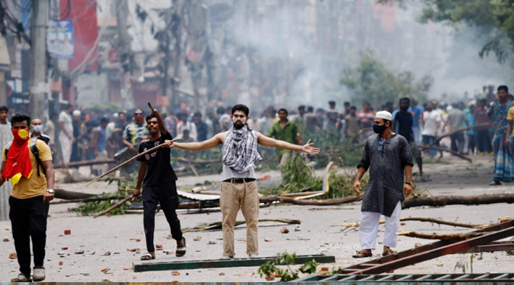 ਸ਼ੇਖ ਹਸੀਨਾ 'ਤੇ ICT ਦੇ ਫੈਸਲੇ ਤੋਂ ਪਹਿਲਾਂ ਢਾਕਾ 'ਚ ਬੰਬ ਧਮਾਕਾ, ਹਿੰਸਕ ਪ੍ਰਦਰਸ਼ਨਕਾਰੀਆਂ ਨੂੰ ਦੇਖਦੇ ਹੀ ਗੋਲੀ ਮਾਰਨ ਦਾ ਹੁਕਮ 1 Untitled 1 46