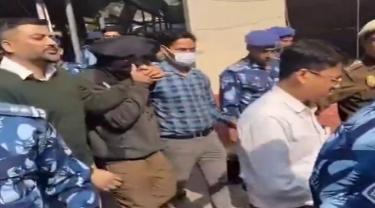 ਦਿੱਲੀ ਧਮਾਕੇ ਮਾਮਲੇ ‘ਚ ਆਮਿਰ ਰਾਸ਼ਿਦ ਅਲੀ ਦੀ ਹੋਈ ਕੋਰਟ ‘ਚ ਪੇਸ਼ੀ, 10 ਦਿਨਾਂ ਦੇ ਰਿਮਾਂਡ ‘ਤੇ ਭੇਜਿਆ 1 Untitled 1 51