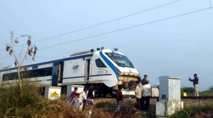 ਆਗਰਾ ਤੋਂ ਉਦੈਪੁਰ ਜਾ ਰਹੀ ਵੰਦੇ ਭਾਰਤ ਐਕਸਪ੍ਰੈਸ ਨਾਲ ਟਕਰਾਈਆਂ ਗਾਵਾਂ 1 Untitled 1 64