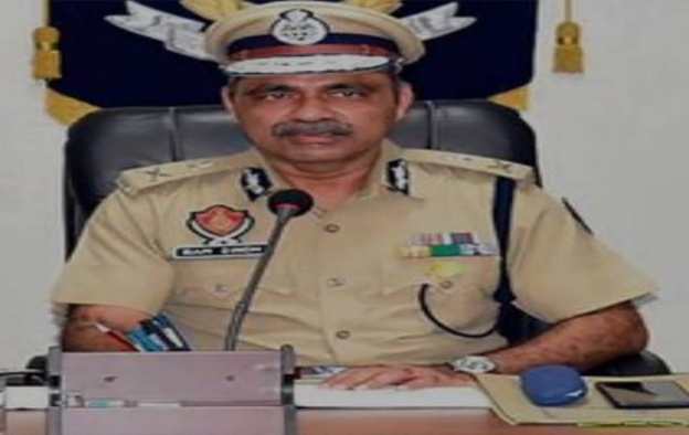 ਅਕਾਲੀ ਵਰਕਰਾਂ ਖ਼ਿਲਾਫ਼ ਦਰਜ ਮੁਕਦਮਿਆਂ ਨੂੰ ਲੈ ਕੇ ਚੋਣ ਕਮਿਸ਼ਨ ਸਖ਼ਤ, ਜਾਂਚ ਲਈ ਸਪੈਸ਼ਲ DGP ਨੂੰ ਕੀਤਾ ਤਾਇਨਾਤ 1 Untitled 3 10