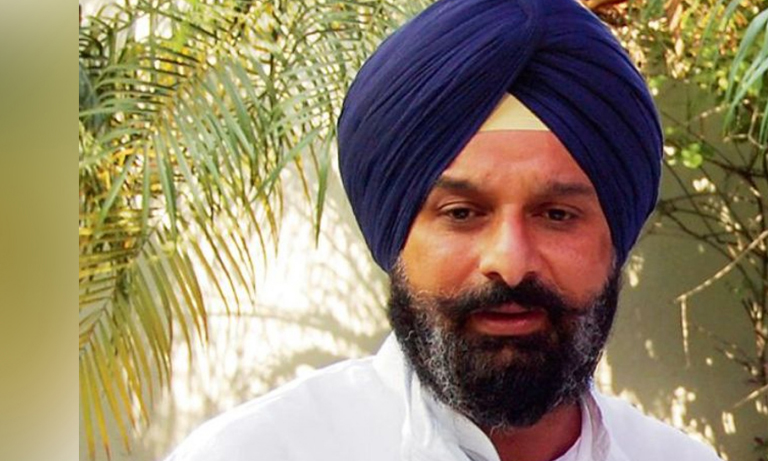 ਬਿਕਰਮ ਮਜੀਠੀਆ ਅੱਜ ਹਾਈ ਕੋਰਟ 'ਚ ਹੋਣਗੇ ਪੇਸ਼ ; ਜ਼ਮਾਨਤ ਪਟੀਸ਼ਨ 'ਤੇ ਸੁਣਵਾਈ 1 cm 1