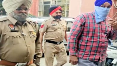 Photo of ਮਾਲਖ਼ਾਨੇ ਚੋਂ  ਡਰੱਗ ਮਨੀ ਗਾਇਬ ਹੋਣ ਦਾ ਮਾਮਲਾ: ਦੋਸ਼ੀ ਮੁਨਸ਼ੀ  ਦੇ ਘਰ ਵਿੱਚ 13 ਲੱਖ ਰੁਪਏ ਦੱਬੇ ਹੋਏ ਮਿਲੇ