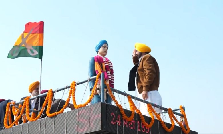 CM ਨੇ ਕਰਤਾਰ ਸਿੰਘ ਸਰਾਭਾ ਨੂੰ ਦਿੱਤੀ ਸ਼ਰਧਾਂਜਲੀ, ਕਿਹਾ- ਸ਼ਹੀਦਾਂ ਦੇ ਕਦਮਾਂ ਤੇ ਚੱਲਣ ਦੀ ਕੋਸ਼ਿਸ਼ ਕਰ ਰਹੇ ਹਾਂ 1 ludhiana cm bhagwant mann tributes kartar singh sarabha shaheedi divas