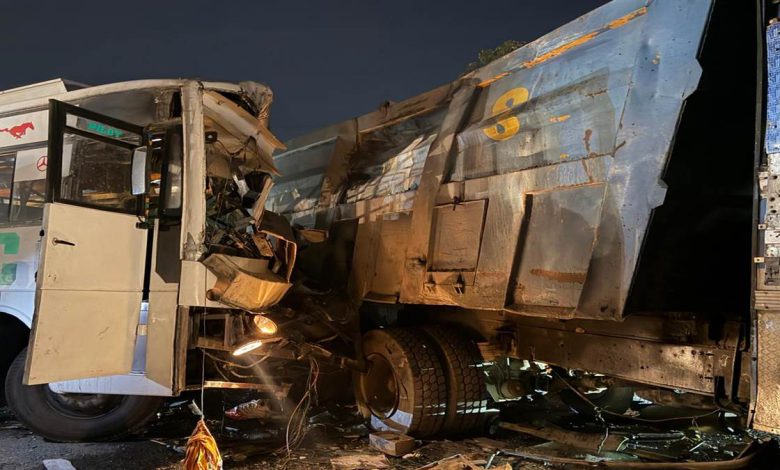 ਅੰਮ੍ਰਿਤਸਰ- ਬਟਾਲਾ ਹਾਈਵੇ 'ਤੇ ਟਿੱਪਰ ਬੱਸ ਟੱਕਰ ਦੌਰਾਨ 10 ਦੇ ਕਰੀਬ ਮੌਤਾ 1 593019652 1386206833459747 5097769810019481315 n