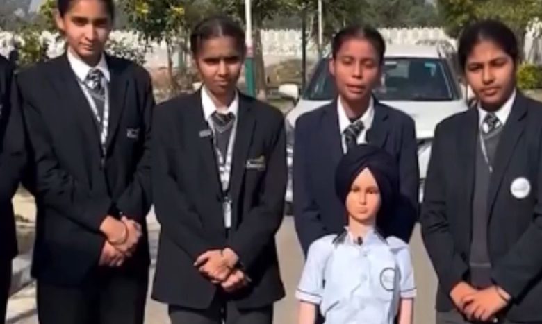 ਮਾਨਸਾ-ਬਰਨਾਲਾ ਰੋਡ ‘ਤੇ ਸਥਿਤ ਸਕੂਲ ਦੇ ਵਿਦਿਆਰਥੀਆਂ ਨੇ ਬਣਾਇਆ ਰੋਬੋਟ 1 593239821 1487588929761208 1018317407042627343 n 4