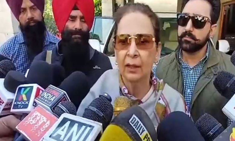 "70% ਪੰਜਾਬ ਕਾਂਗਰਸ ਮੇਰੇ ਨਾਲ ਖੜੀ ਆ," ਰਾਜਾ ਵੜਿੰਗ ਤੇ ਸੁਖਜਿੰਦਰ ਰੰਧਾਵਾ ਖਿਲਾਫ ਖੁੱਲ੍ਹ ਕੇ ਬੋਲੀ Navjot Kaur Sidhu 1 597403022 25239852962345725 7330600859290217759 n 12