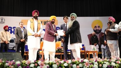 Photo of Bhagwant Mann ਦਾ ਵੱਡਾ ਕਦਮ, ‘ਰੋਜ਼ਗਾਰ ਕ੍ਰਾਂਤੀ ਯੋਜਨਾ’ ਅਧੀਨ ਬੇਰੋਜ਼ਗਾਰ ਨੌਜਵਾਨਾਂ ਨੂੰ 505 ਮਿੰਨੀ ਬੱਸ ਪਰਮਿਟ ਸੌਂਪੇ