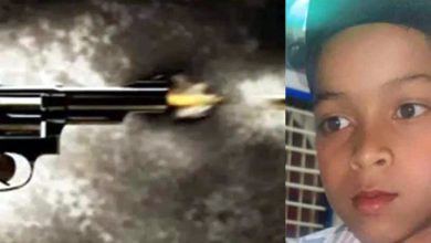 Photo of ਬਰਾਤ ਵਿੱਚੋਂ ਨੋਟ ਲੁੱਟਦੇ ਮੁੰਡੇ ਦੇ ਸਿਰ ‘ਚ ਕਾਂਸਟੇਬਲ ਨੇ ਮਾਰੀ ਗੋਲੀ