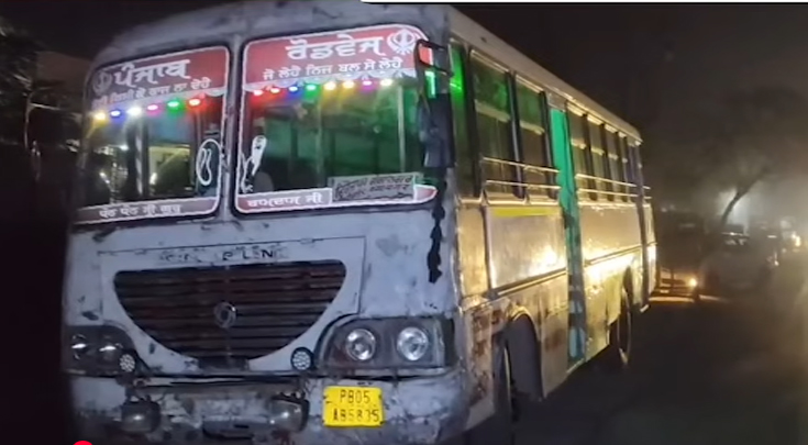 ਯਾਤਰੀਆਂ ਨਾਲ ਭਰੀ ਪੰਜਾਬ ਰੋਡਵੇਜ਼ ਦੀ ਬੱਸ 'ਤੇ ਚੱਲੀਆਂ ਗੋਲੀਆਂ 1 D5 37