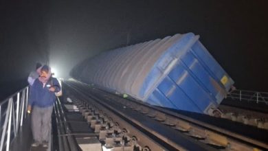 Photo of ਸੀਮਿੰਟ ਨਾਲ ਭਰੀ ਇੱਕ ਮਾਲ ਗੱਡੀ ਦੇ 12 ਡੱਬੇ ਪਟੜੀ ਤੋਂ ਉਤਰ ਨਦੀ ‘ਚ ਡਿੱਗ ਗਏ…