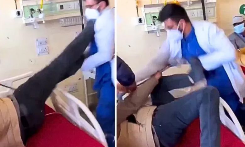 ਸਿਮਲਾ ਦੇ ਹਸਪਤਾਲ `ਚ ਡਾਕਟਰ ਵਲੋਂ ਮਰੀਜ਼ ਦੀ ਸਾਥੀਆਂ ਨਾਲ ਮਿਲ ਕੁੱਟਮਾਰ ਕਰਨ ਤੇ ਕੀਤਾ ਗਿਆ ਸਸਪੈਂਡ 1 d2 26