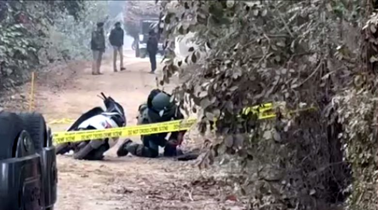 ਗ੍ਰਨੇਡ ਹਮਲੇ ਦੇ ਦੋ ਦੋਸ਼ੀ ਜ਼ਖਮੀ, ਪਿਸਤੌਲ ਅਤੇ ਗ੍ਰਨੇਡ ਬਰਾਮਦ 1 d5