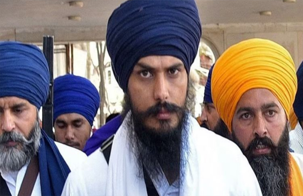 MP ਅੰਮ੍ਰਿਤਪਾਲ ਸਿੰਘ ਦੀ ਪੈਰੋਲ ਰੱਦ ਹੋਣ ਦੇ ਵਿਰੋਧ ਵਿੱਚ ਅੰਮ੍ਰਿਤਸਰ ਵਿੱਚ ਪ੍ਰਦਰਸ਼ਨ 1 vb 10