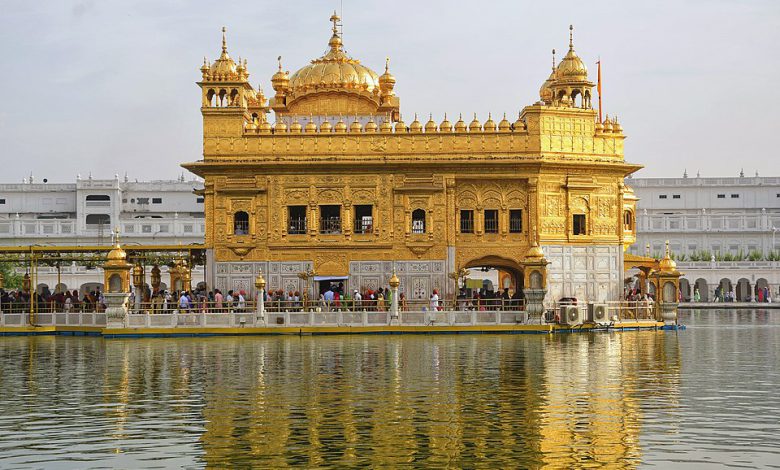 960px The Golden Temple of Amrithsar 7