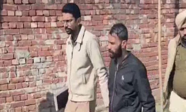 ਖੰਨਾ ‘ਚ ਪਾਦਰੀ ਵੱਲੋਂ ਲੜਕੀ ਬੰਦੀ ਬਣਾਉਣ ਦਾ ਮਾਮਲਾ, ਨਿਹੰਗ ਸਿੰਘਾਂ ਨੇ ਰਿਹਾਅ ਕਰਵਾਇਆ 1 IMG20241129162958 1